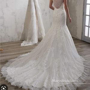 WEDDING DRESS COLOR IVORY